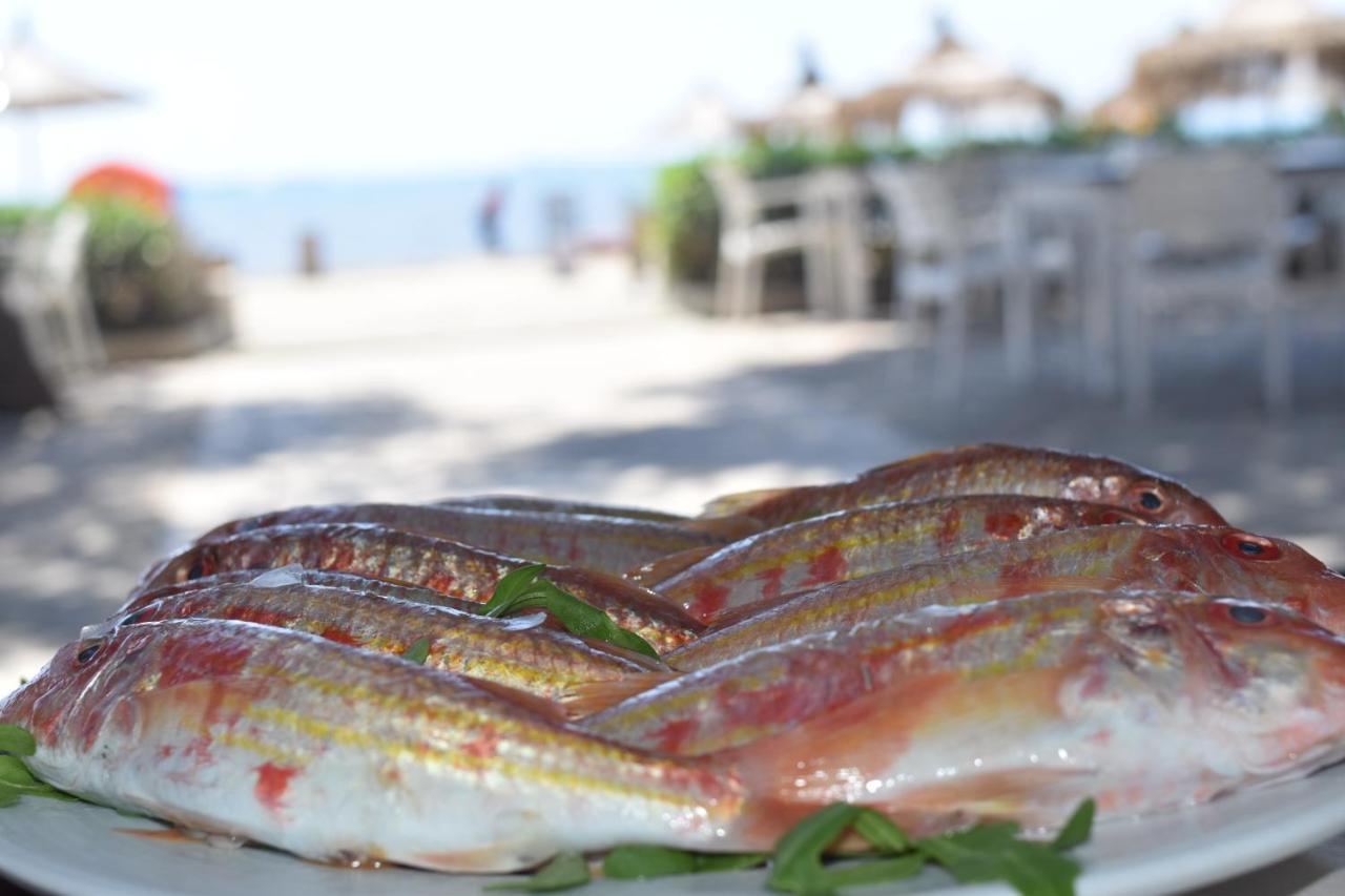 Cosmo Beach Hotel Durrës Buitenkant foto