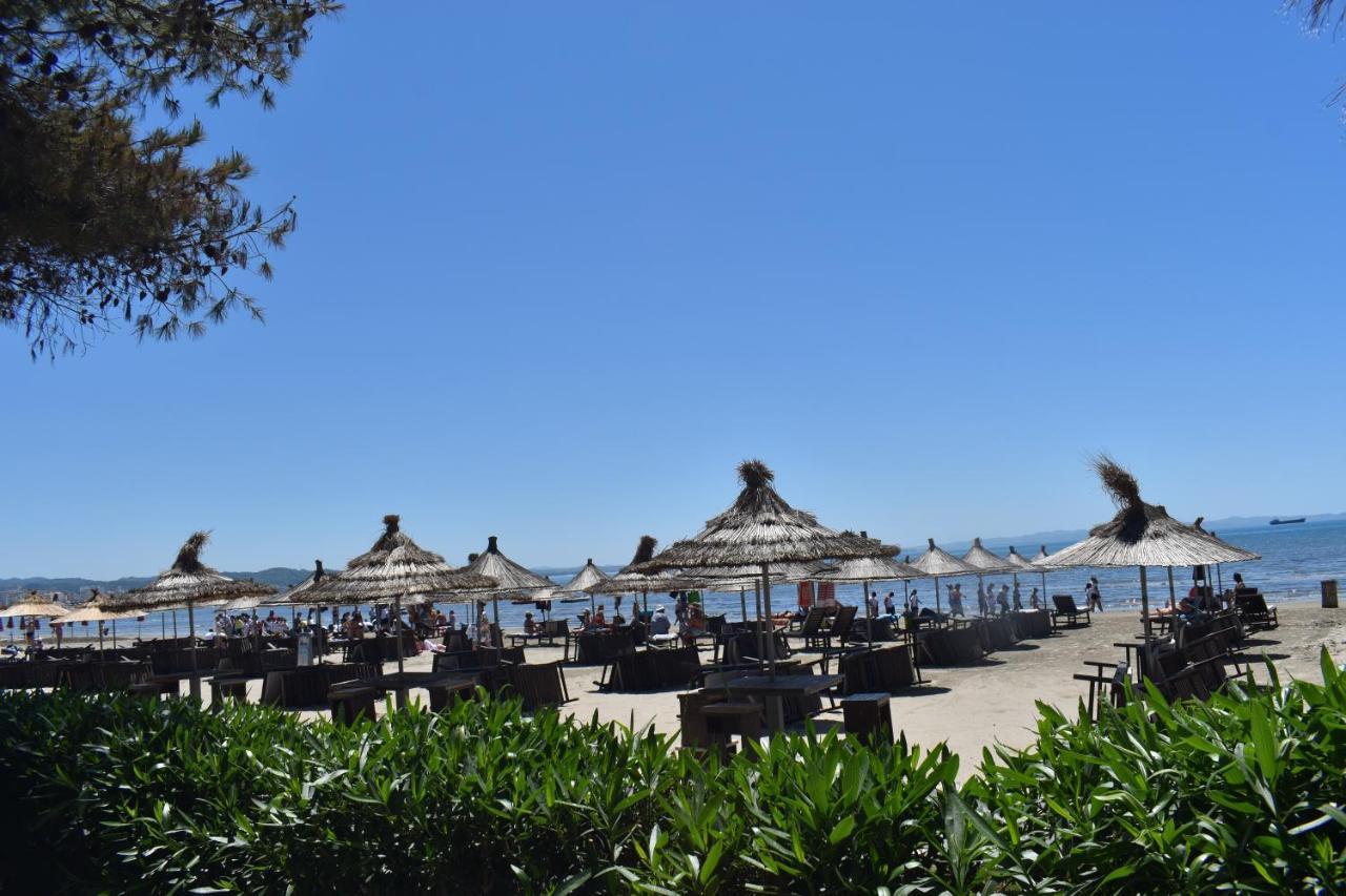 Cosmo Beach Hotel Durrës Buitenkant foto