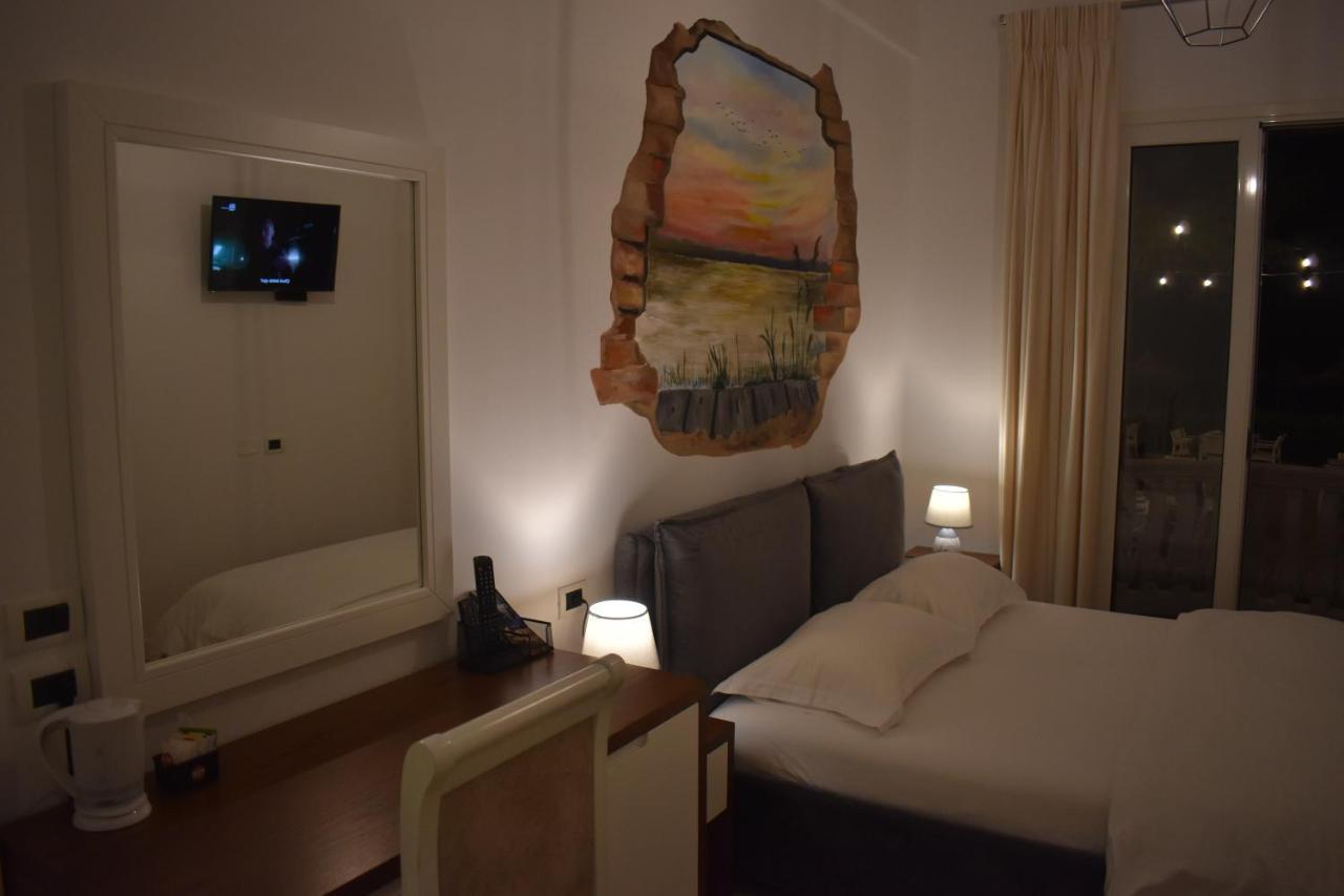 Cosmo Beach Hotel Durrës Buitenkant foto