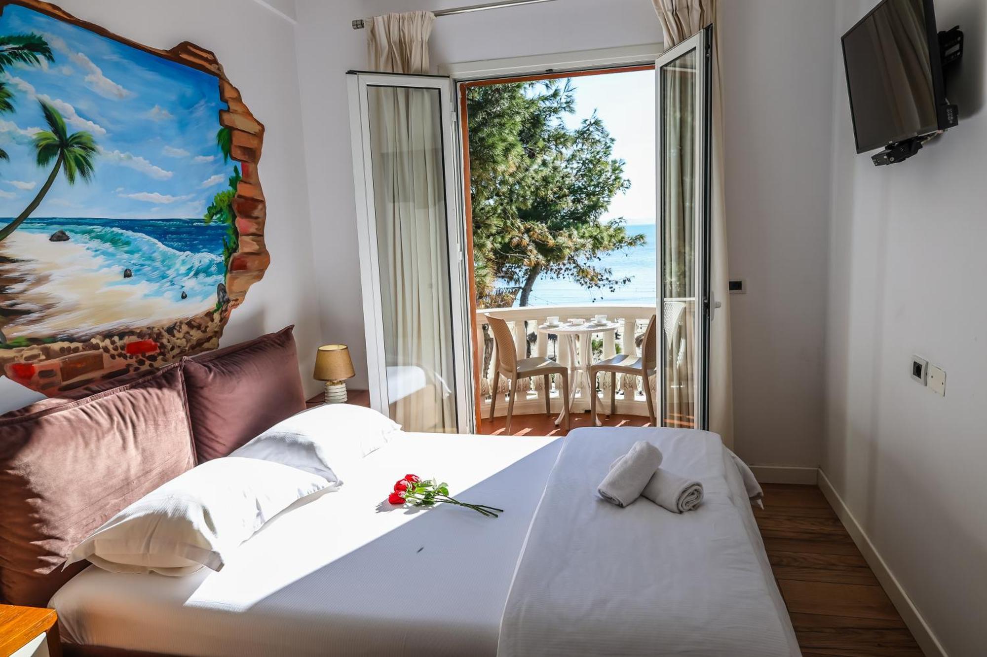 Cosmo Beach Hotel Durrës Buitenkant foto