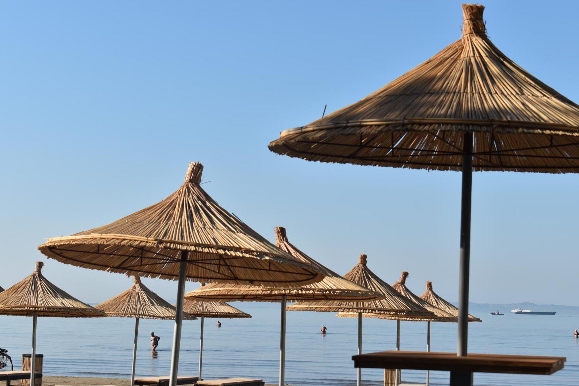 Cosmo Beach Hotel Durrës Buitenkant foto